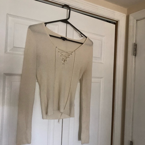 Arden B - Ivory sweater - size Medium - Picture 2 of 3